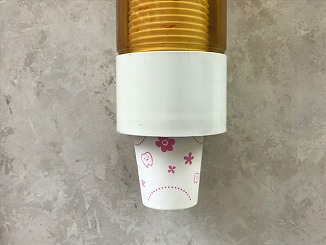 うがいには紙コップを使用