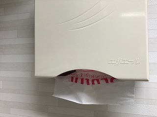 ぺーパータオルを使用